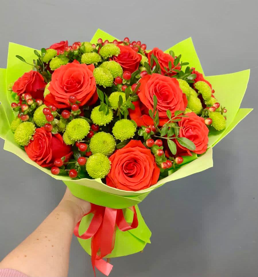 Букет цветов из: Хризантемы и Розы в Михали