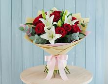 Букет цветов из:  Лилии и Розы в Михали