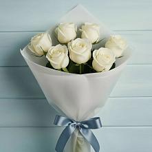 Букет 7 Белых роз Эдлесс Лав в Михали