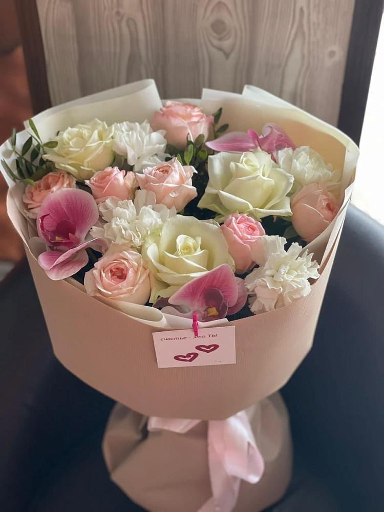 Букет цветов из: Орхидеи, Розы и Гвоздики в Михали