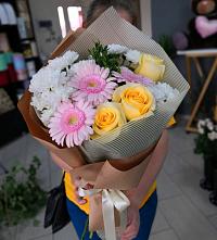 Букет цветов из:  Герберы, Розы и Хризантемы в Михали