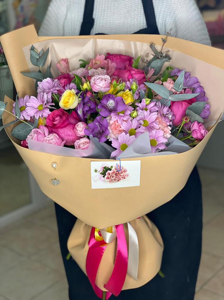 Букет цветов из: Хризантемы, Гвоздики и Альстромерии в Михали