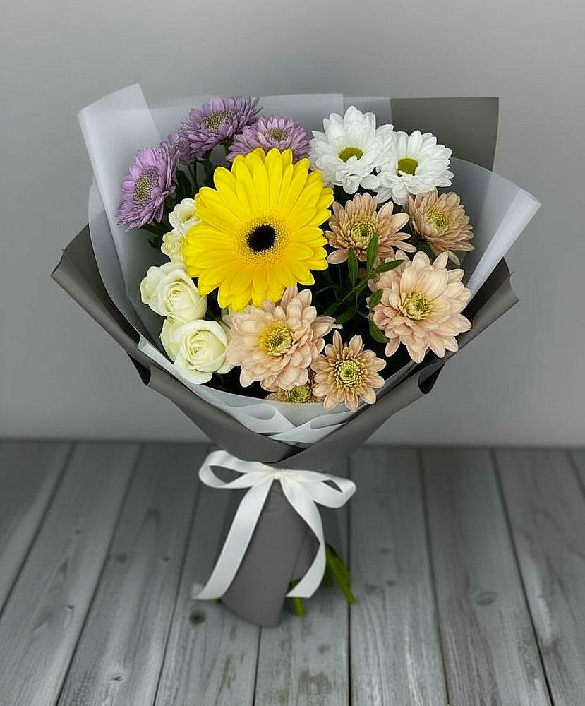 Букет цветов из: Розы, Герберы и Хризантемы в Михали