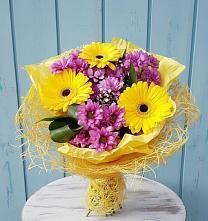 Букет цветов из:  Хризантемы и Герберы в Михали