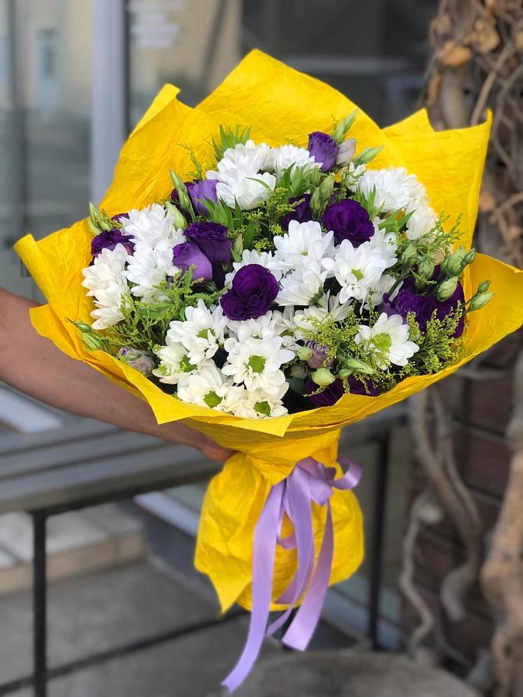 Букет цветов из: Ирисы, Хризантемы и Ромашки в Михали