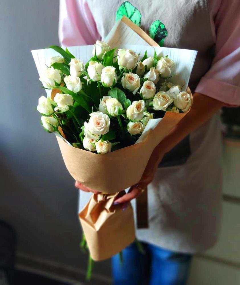 Букет цветов из: Розы в Михали