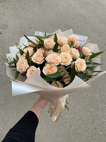 Букет Кремовые розы Латте в Михали