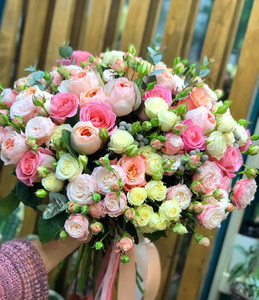 Букет цветов из: Розы в Михали