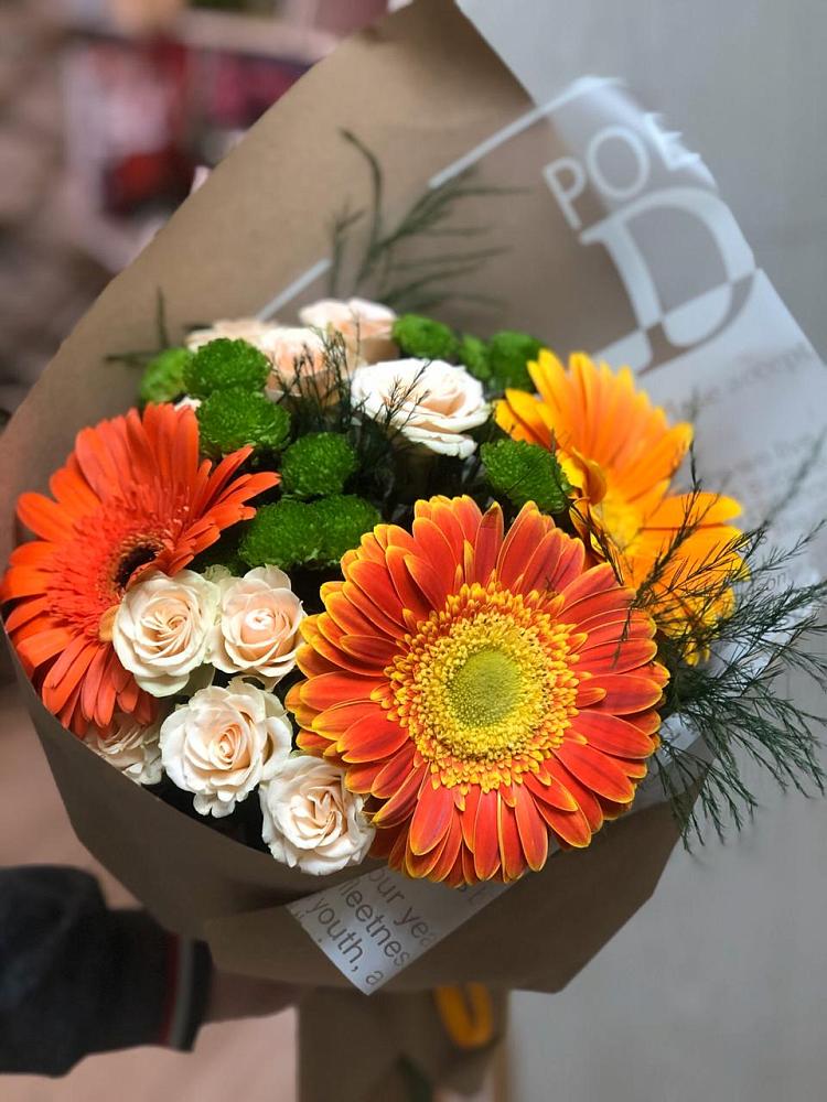 Букет цветов из: Герберы, Хризантемы и Розы в Михали