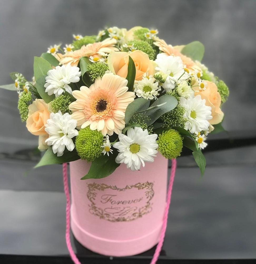 Цветочная композиция из Розы, Герберы и Хризантемы в шляпной коробке в Михали