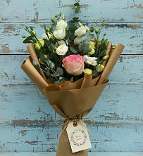 Букет цветов из:  Розы и Лизиантусы в Михали