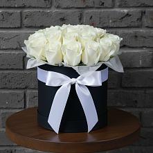 Цветочная композиция из Розы в шляпной коробке в Михали