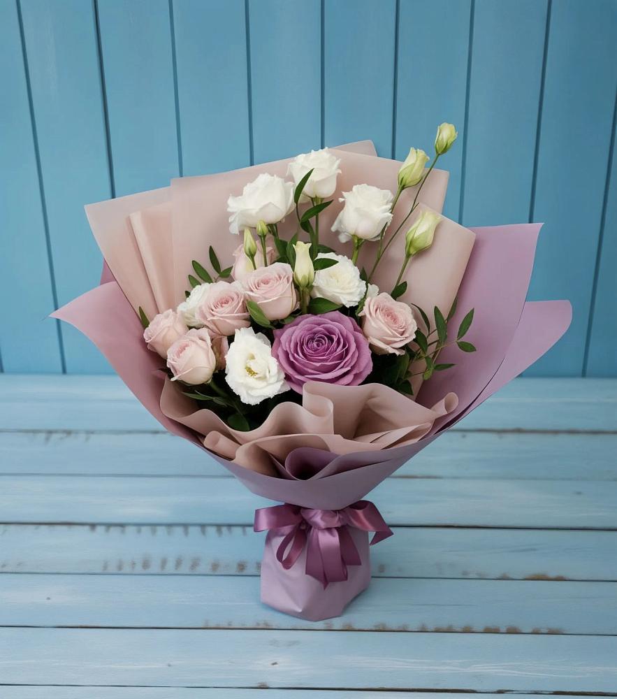 Букет цветов из: Розы и Лизиантусы в Михали